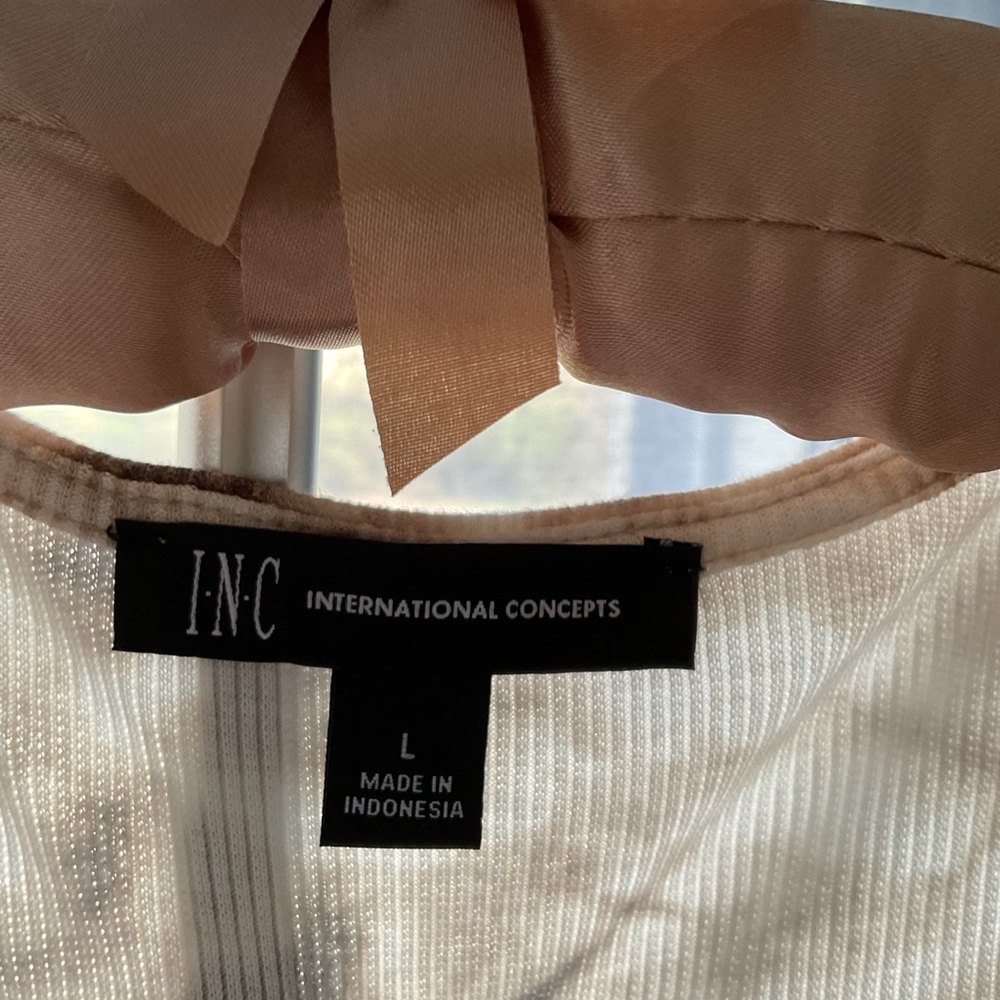 INC - Picture 3 of 5